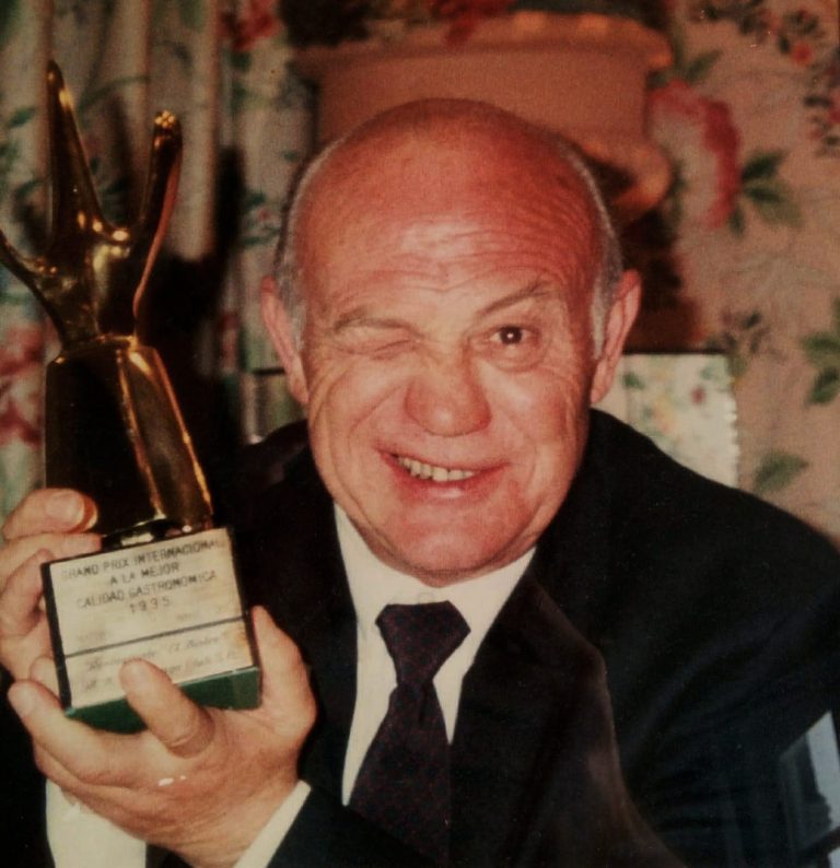 Miguel Betés & Bobby Charlton